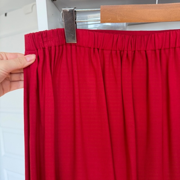 Red Skirt VALERIE C. - Picture 3 of 5